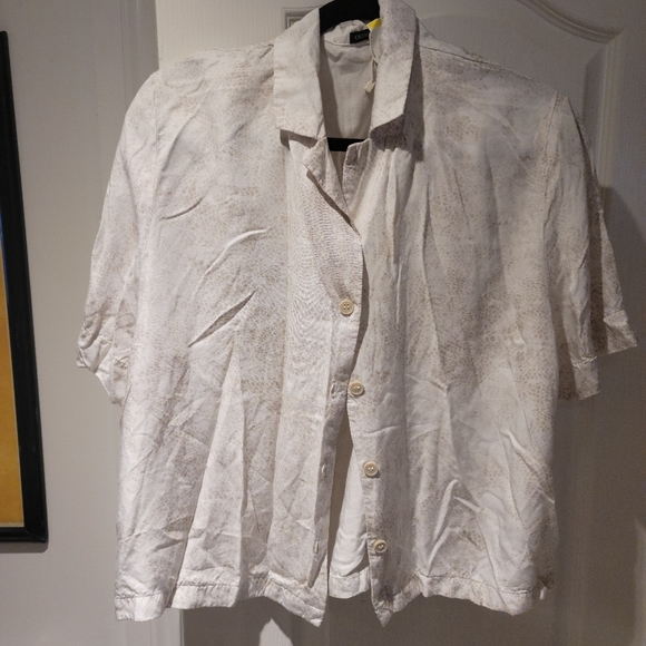 Oysho top size large. White print - Picture 5 of 5